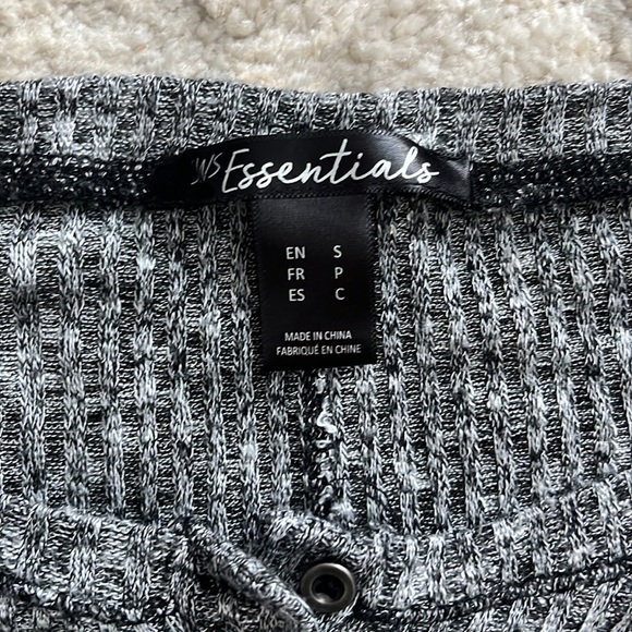 Knitted Long Sleeve - Picture 2 of 3